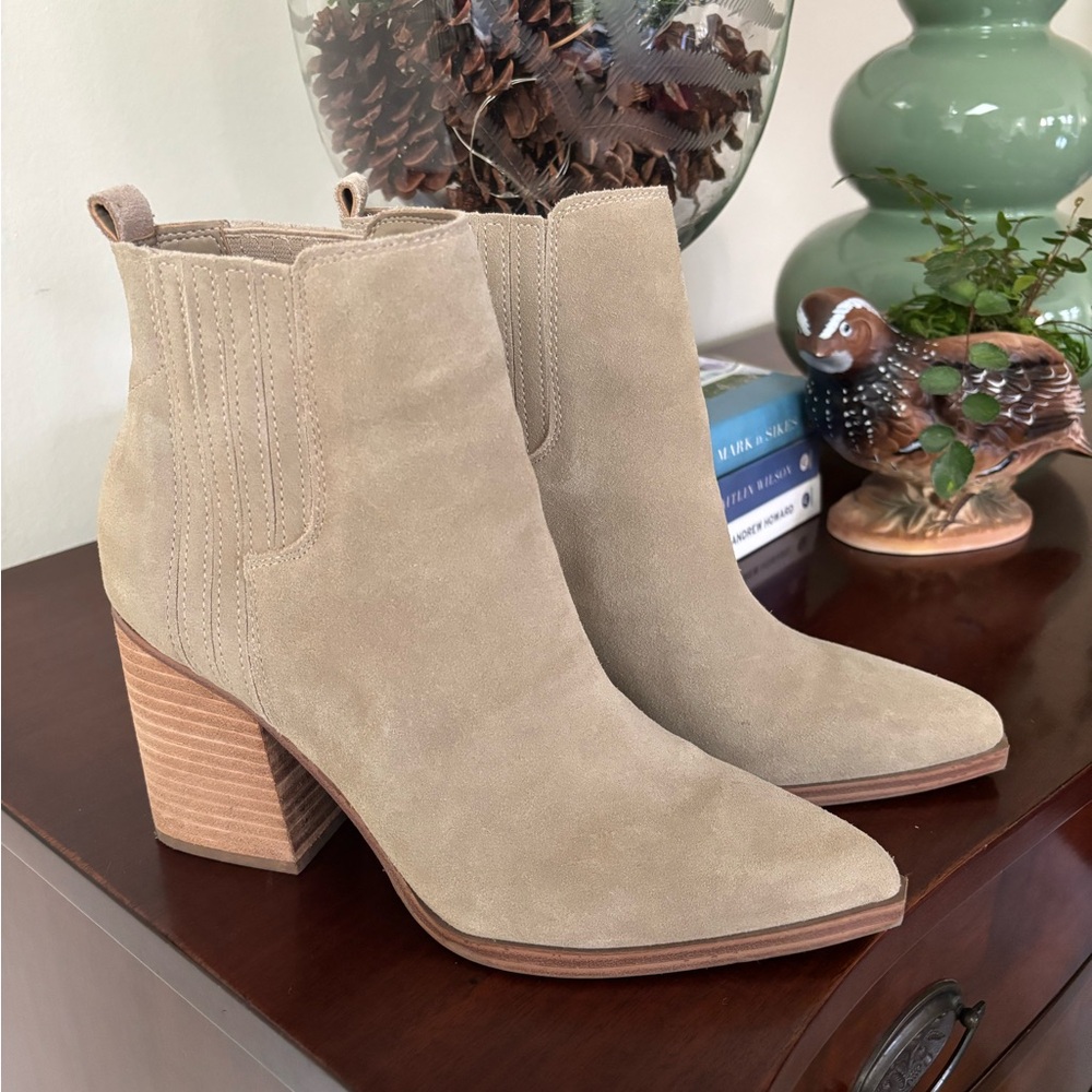 Marc Fisher Oshay Boot Bootie 9 tan suede